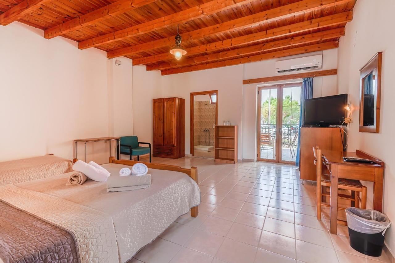 Xenia Hotel Sfakia Buitenkant foto